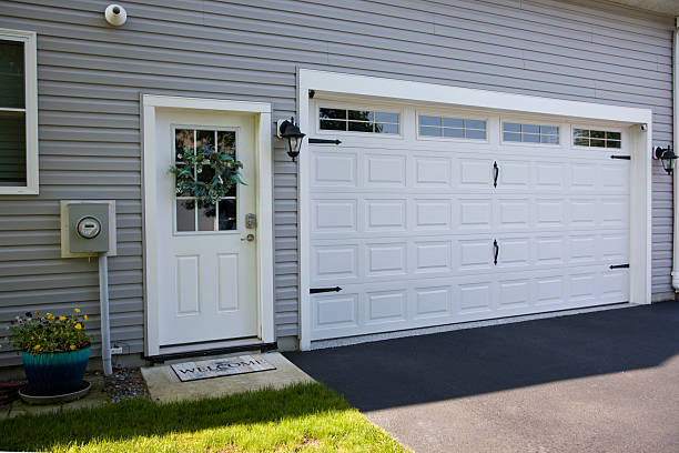 24/7 Emergency Garage Door Panel Replacement experts in Beaufort, NC